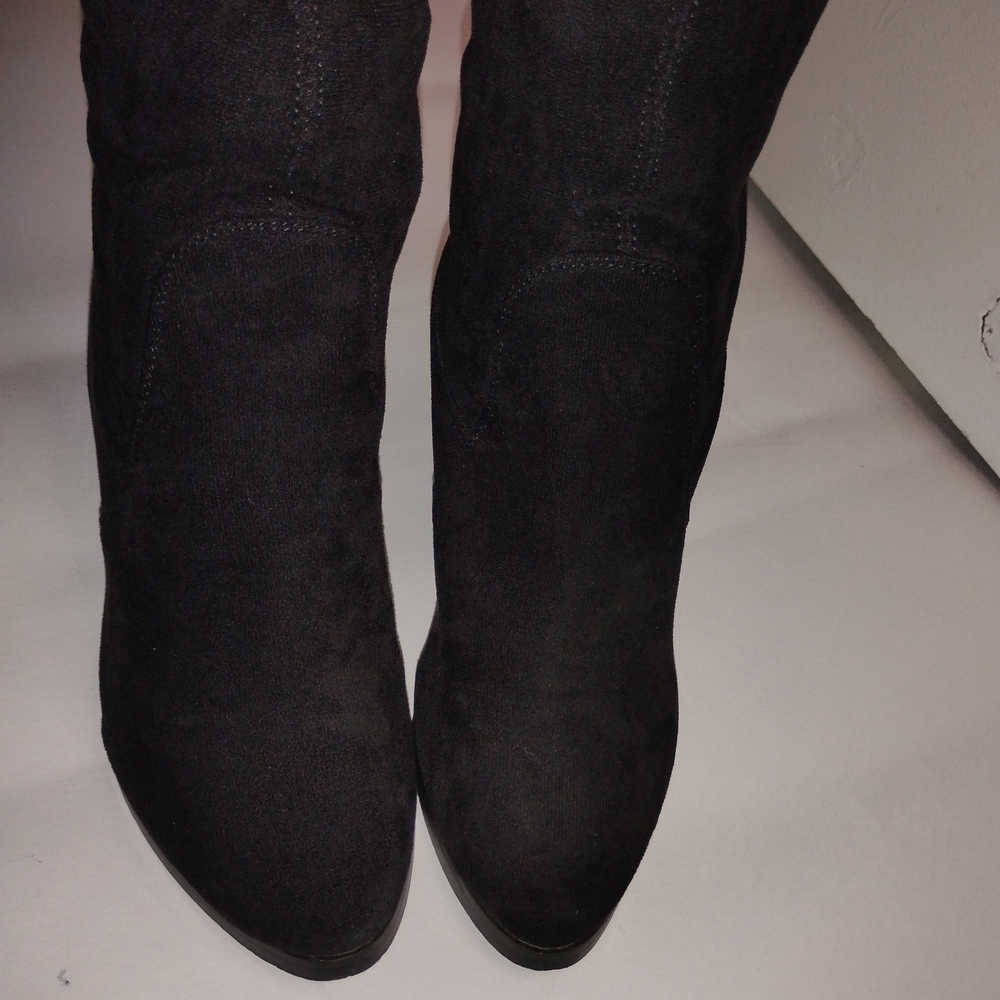 Elegant Black Over-the-Knee Boots- 3in(9cm) - Picture 12 of 13